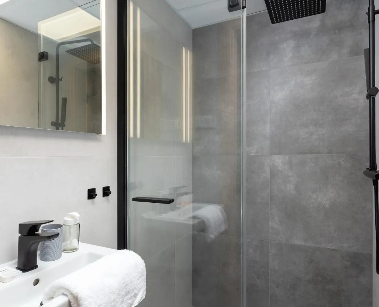 Apartment Modern Studios With Air Conditioning In Downtown Krakow By Noclegi Renters Poland
