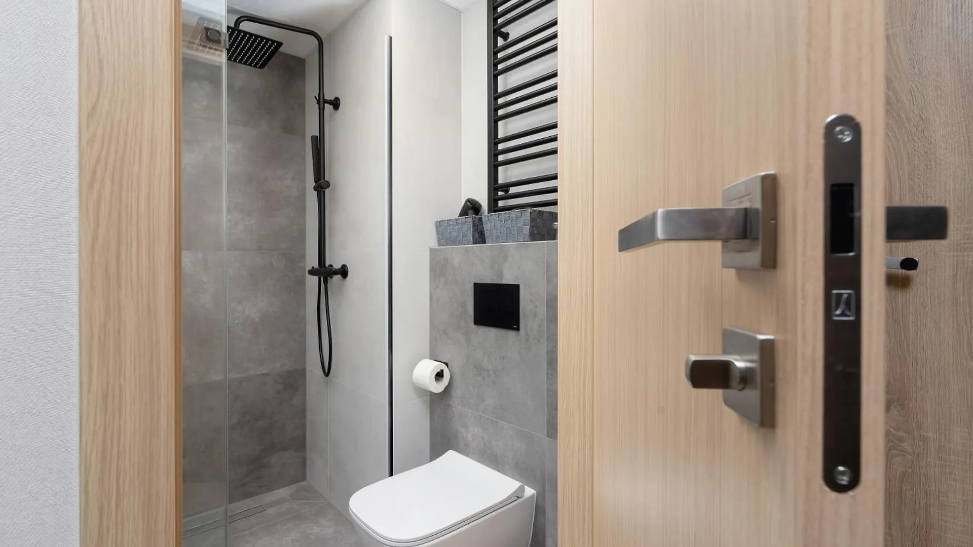Modern Studios With Air Conditioning In Downtown Krakow By Noclegi Renters