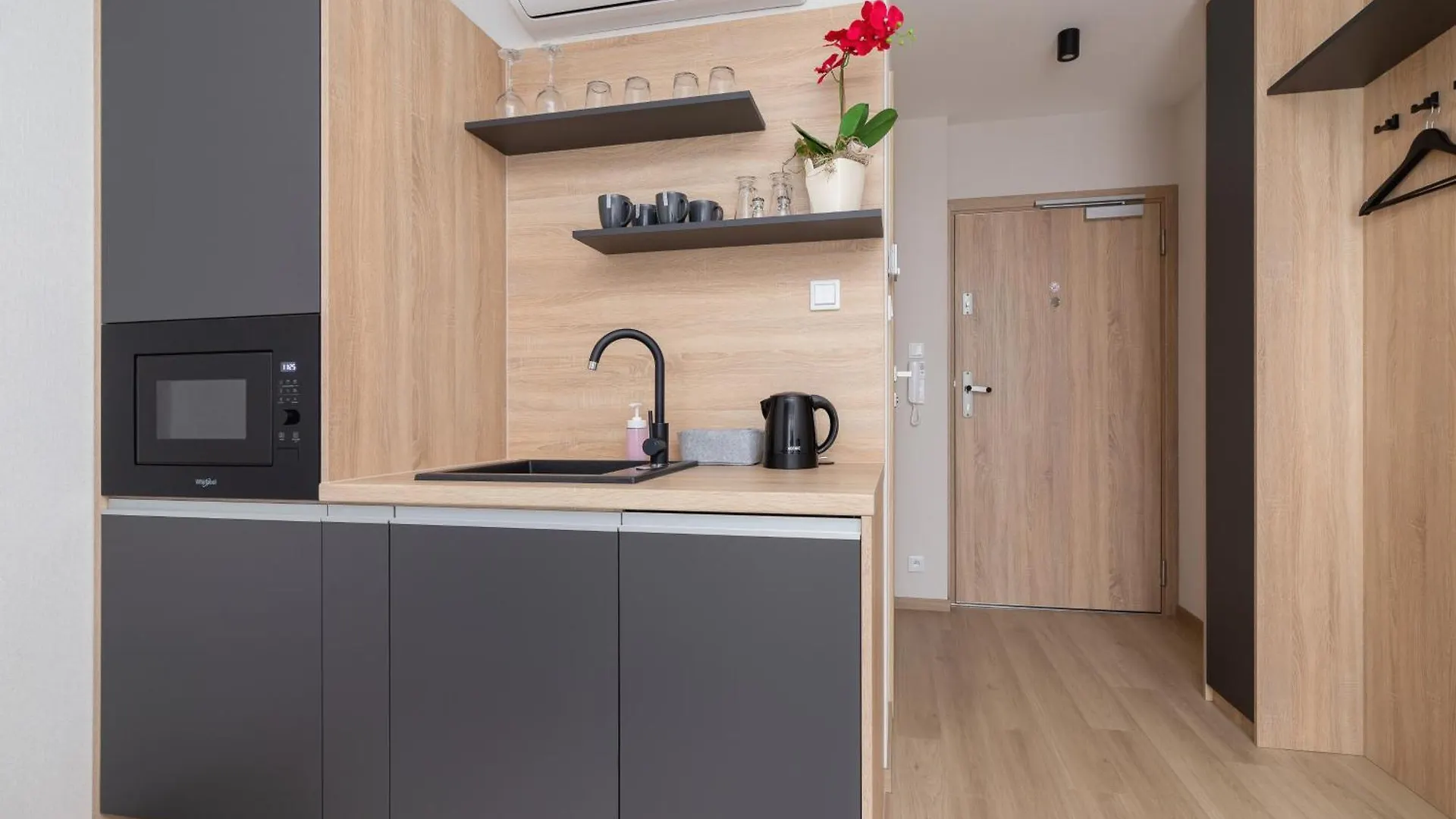 Apartment Modern Studios With Air Conditioning In Downtown Krakow By Noclegi Renters Poland