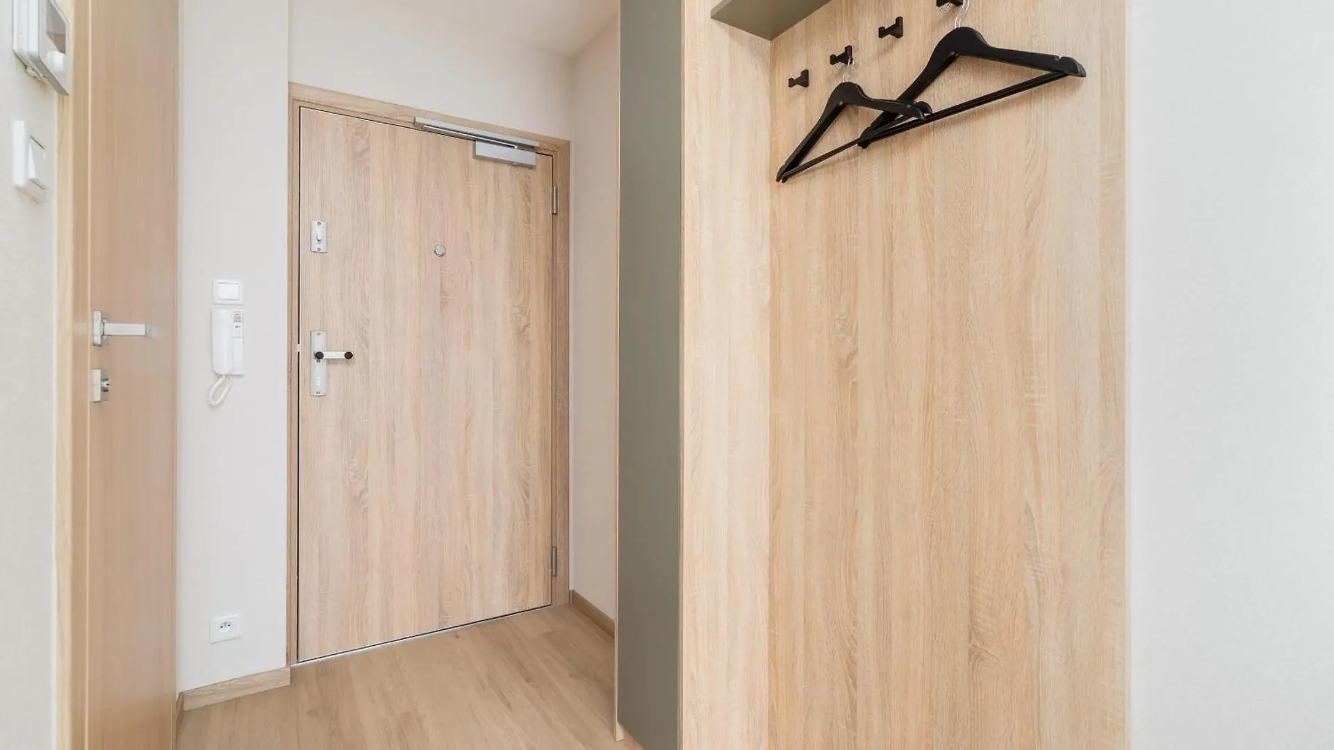 Modern Studios With Air Conditioning In Downtown Krakow By Noclegi Renters Poland