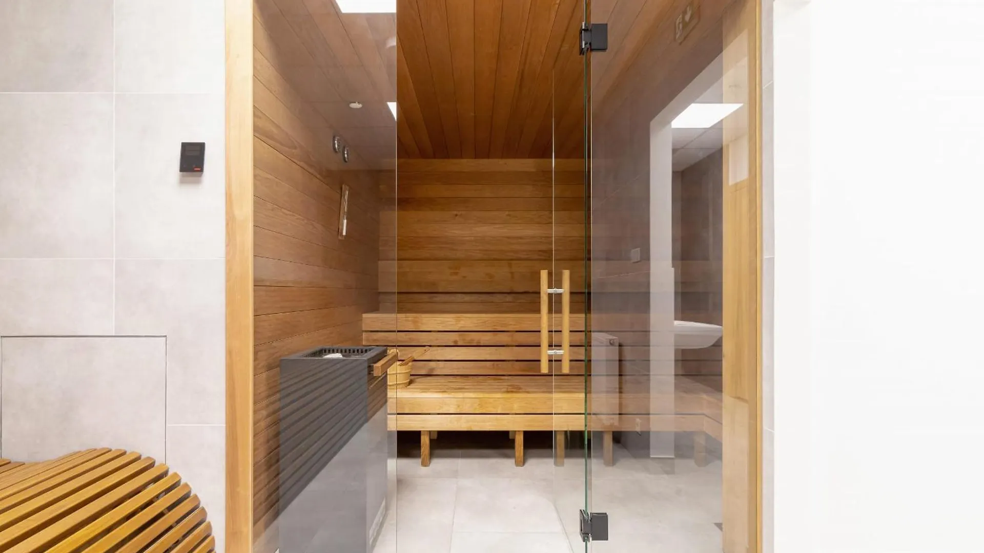 Modern Studios With Air Conditioning In Downtown Krakow By Noclegi Renters Apartment