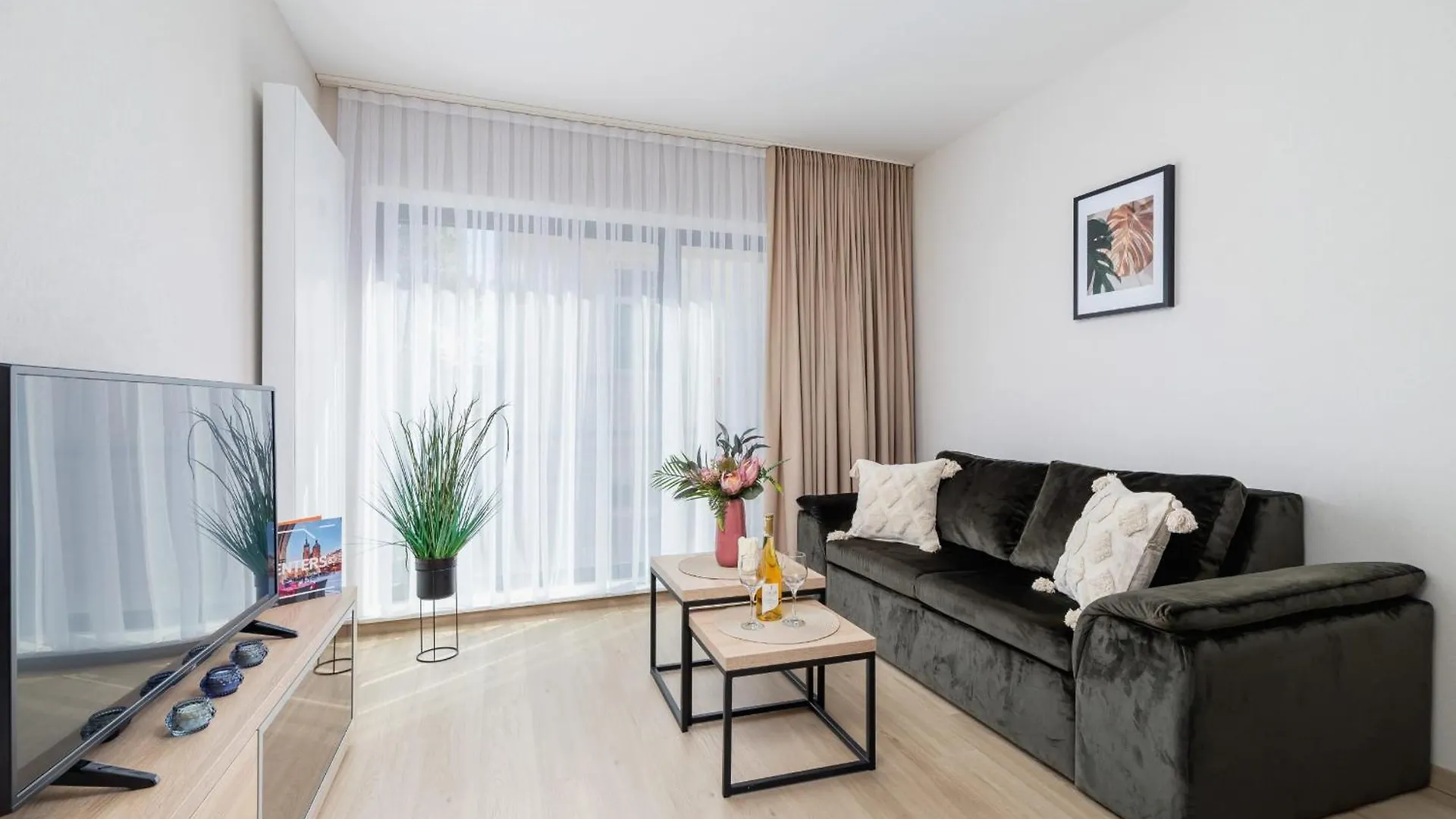 Modern Studios With Air Conditioning In Downtown Krakow By Noclegi Renters