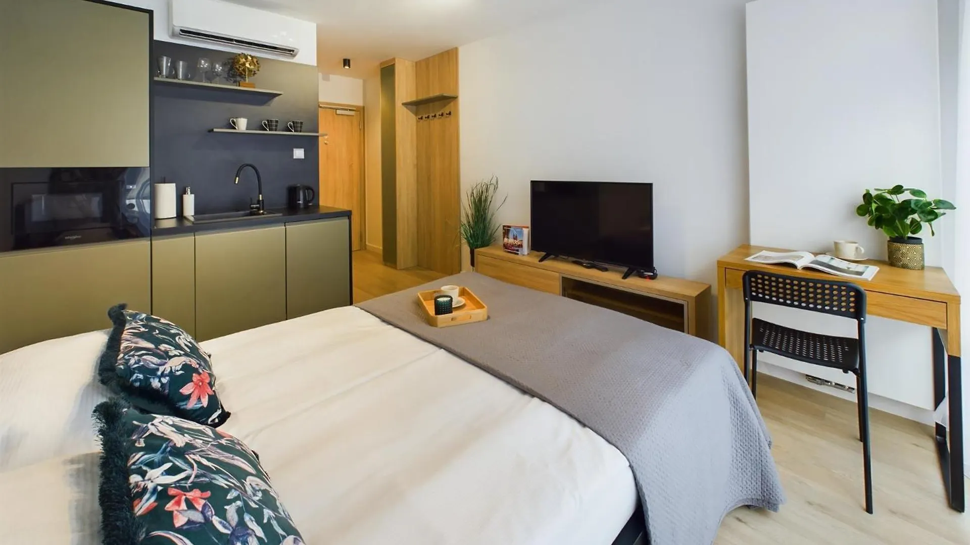 Modern Studios With Air Conditioning In Downtown Krakow By Noclegi Renters
